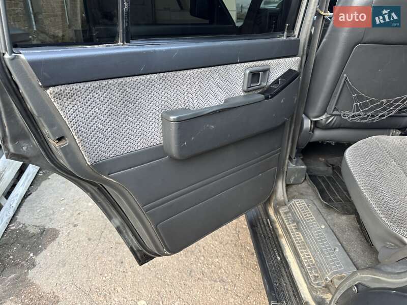 Внедорожник / Кроссовер Nissan Patrol 1996 в Прилуках