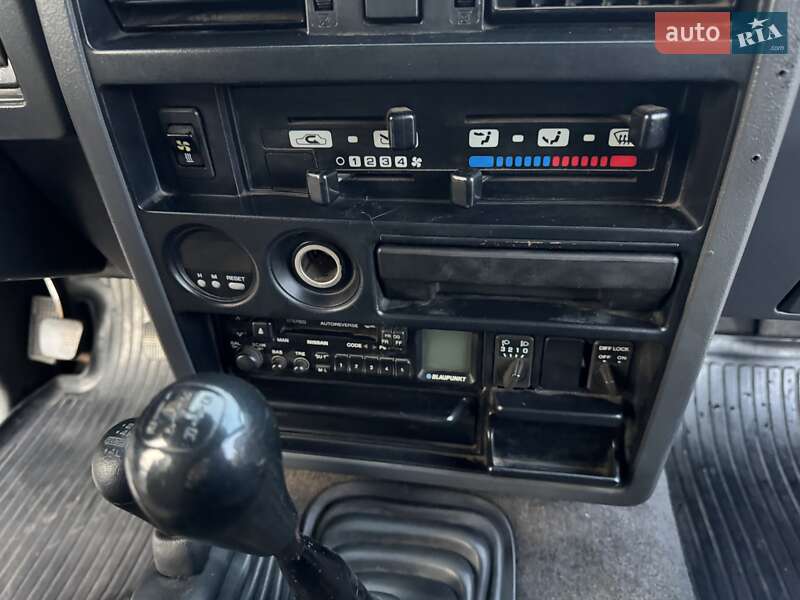 Внедорожник / Кроссовер Nissan Patrol 1996 в Прилуках