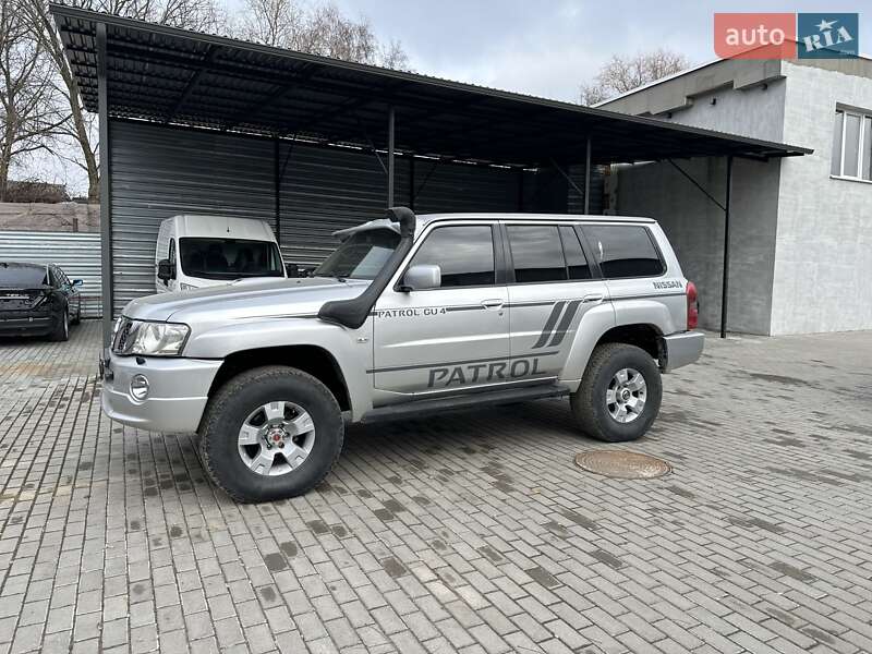 Внедорожник / Кроссовер Nissan Patrol 2008 в Ровно
