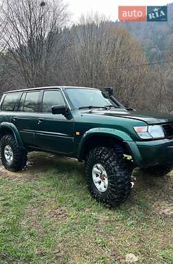 Внедорожник / Кроссовер Nissan Patrol 1998 в Делятине