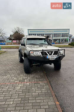 Внедорожник / Кроссовер Nissan Patrol 2000 в Тячеве