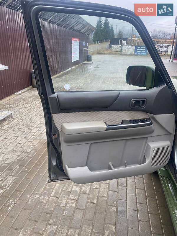 Позашляховик / Кросовер Nissan Patrol 2004 в Верховині