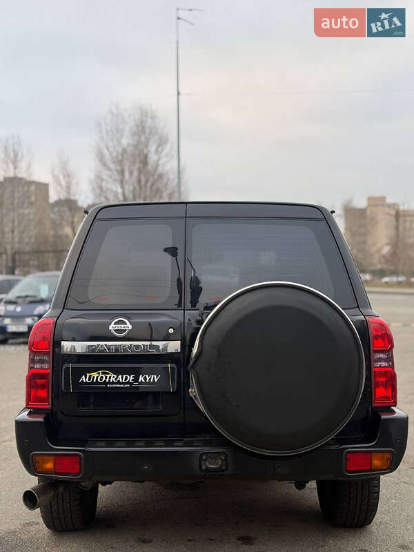 Позашляховик / Кросовер Nissan Patrol 2006 в Києві