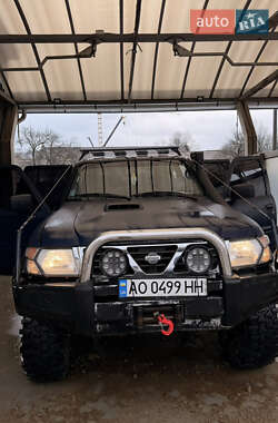 Внедорожник / Кроссовер Nissan Patrol 2002 в Ужгороде