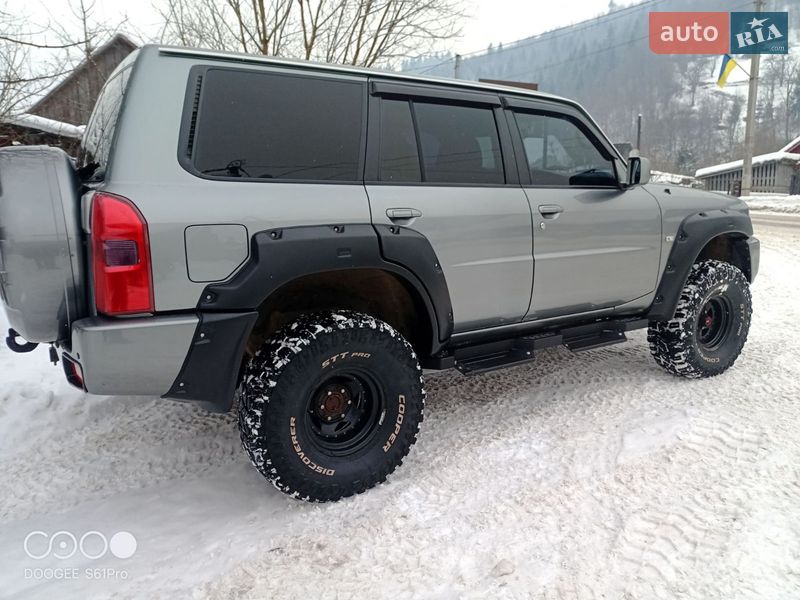 Внедорожник / Кроссовер Nissan Patrol 2005 в Рахове