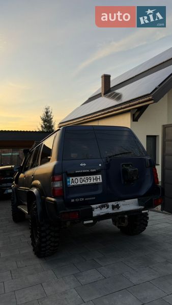 Внедорожник / Кроссовер Nissan Patrol 2002 в Ужгороде