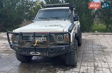 Позашляховик / Кросовер Nissan Patrol 1988 в Слов'янську