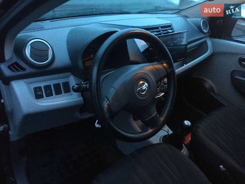 Хетчбек Nissan Pixo 2010 в Світловодську