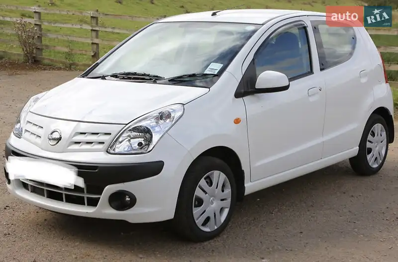 Nissan Pixo