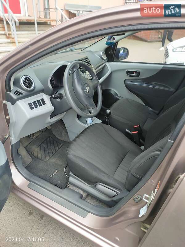 Хетчбек Nissan Pixo 2009 в Івано-Франківську