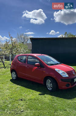 Хетчбек Nissan Pixo 2011 в 