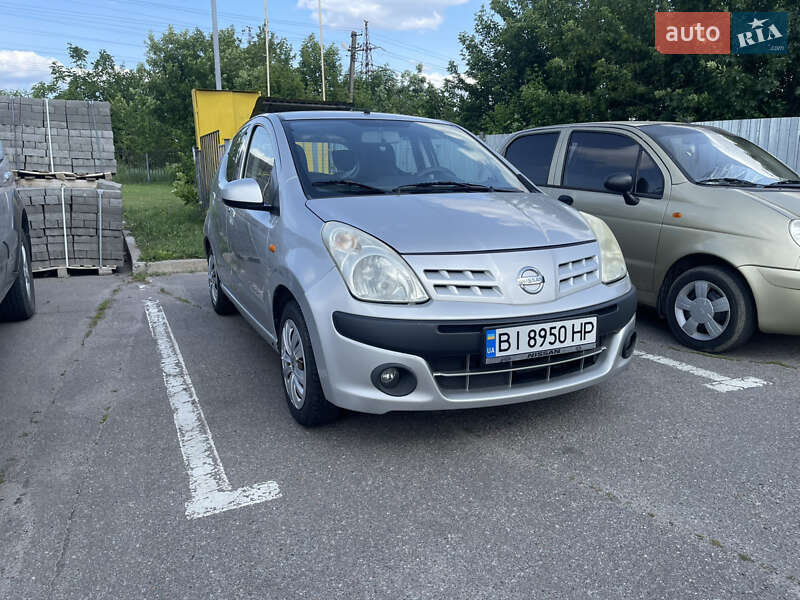 Хэтчбек Nissan Pixo 2009 в 