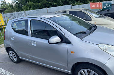 Хэтчбек Nissan Pixo 2009 в 