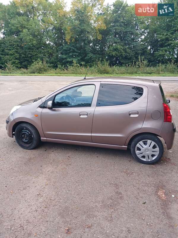 Хэтчбек Nissan Pixo 2009 в Львове