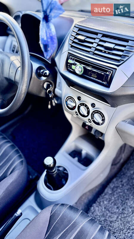 Хэтчбек Nissan Pixo 2009 в Новояворовске