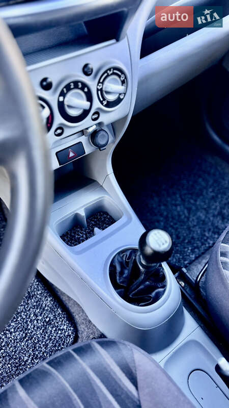 Хэтчбек Nissan Pixo 2009 в Новояворовске