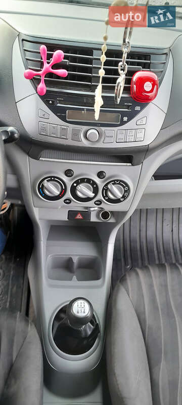 Хэтчбек Nissan Pixo 2010 в Львове фото 14 Хэтчбек Nissan Pixo 2010 в Львове