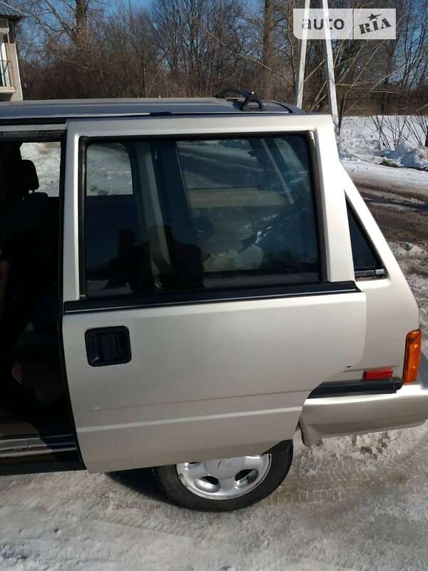 Мінівен Nissan Prairie 1986 в Івано-Франківську