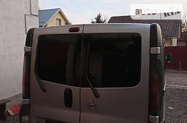 Вантажопасажирський фургон Nissan Primastar 2003 в 