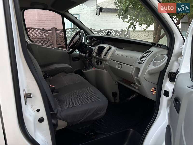 Седан Nissan Primastar 2007 в Олександрії