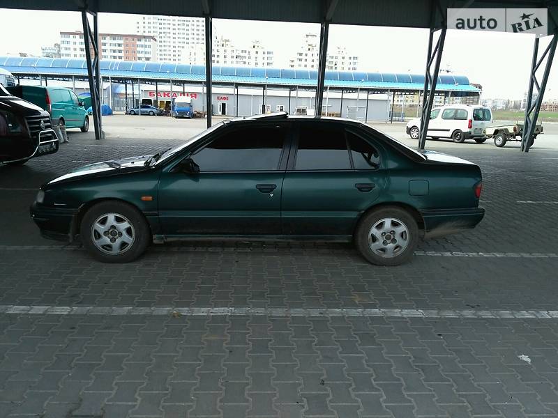 Nissan Primera 1993 года
