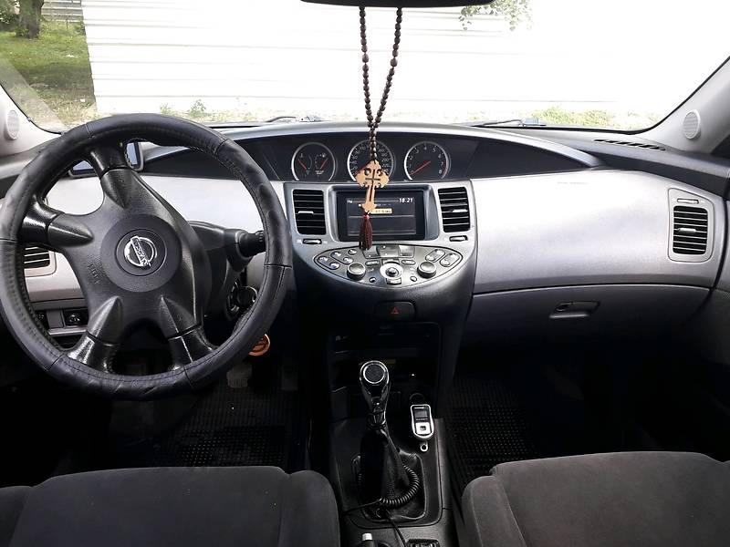 Седан Nissan Primera 2003 в Нововолинську