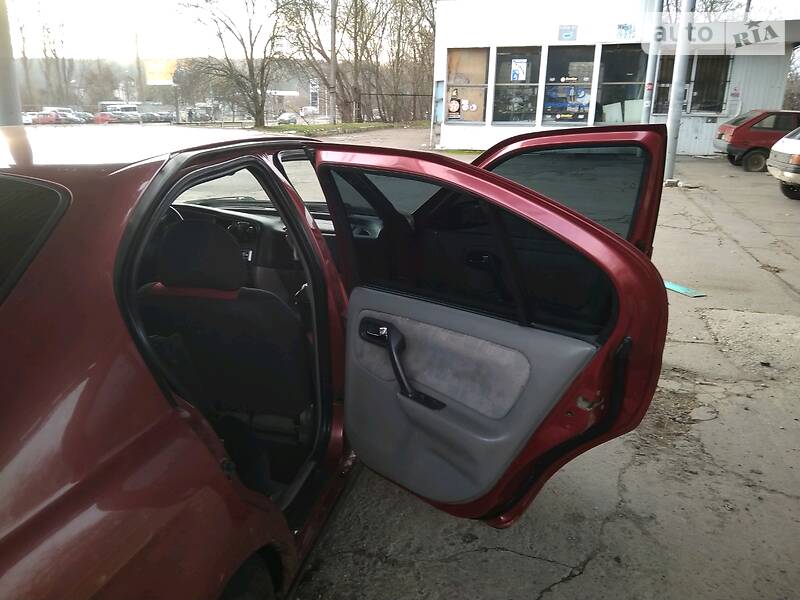 Хетчбек Nissan Primera 2000 в Києві
