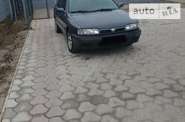 Седан Nissan Primera 1992 в 
