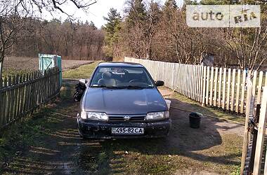 Седан Nissan Primera 1992 в 
