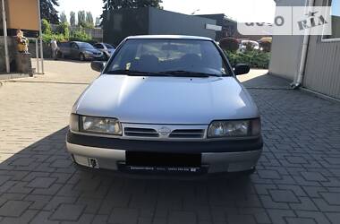 Седан Nissan Primera 1993 в Виннице