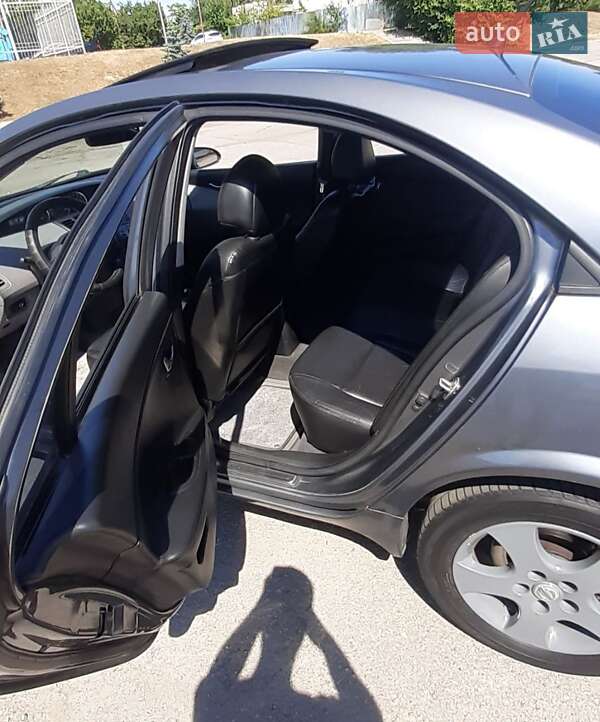 Седан Nissan Primera 2002 в Кременчуці