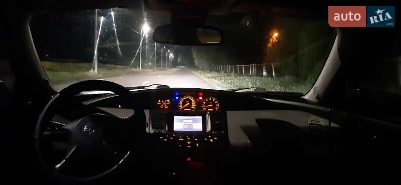 Седан Nissan Primera 2002 в Кременчуці