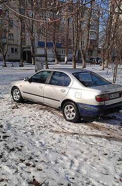 Седан Nissan Primera 1999 в Первомайске