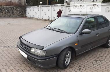 Седан Nissan Primera 1994 в Ровно