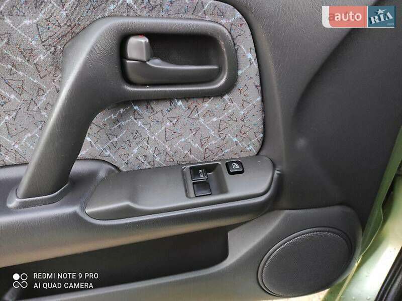 Лифтбек Nissan Primera 1996 в Бережанах