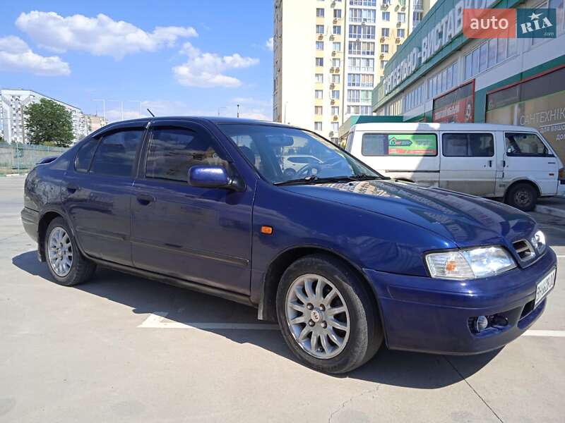 Nissan Primera 1996