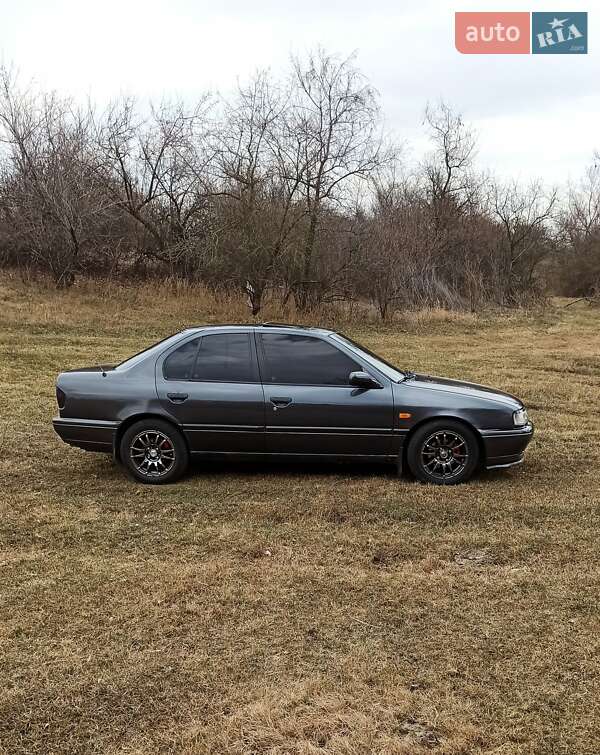 Седан Nissan Primera 1991 в Роздільній