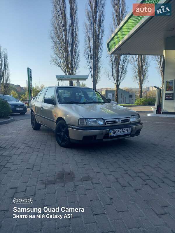 Nissan Primera 1993