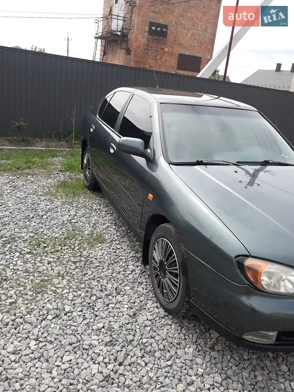 Седан Nissan Primera 1999 в 