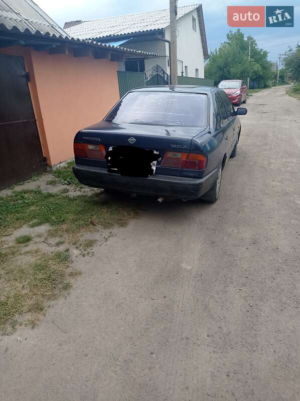 Седан Nissan Primera 1990 в Миргороді