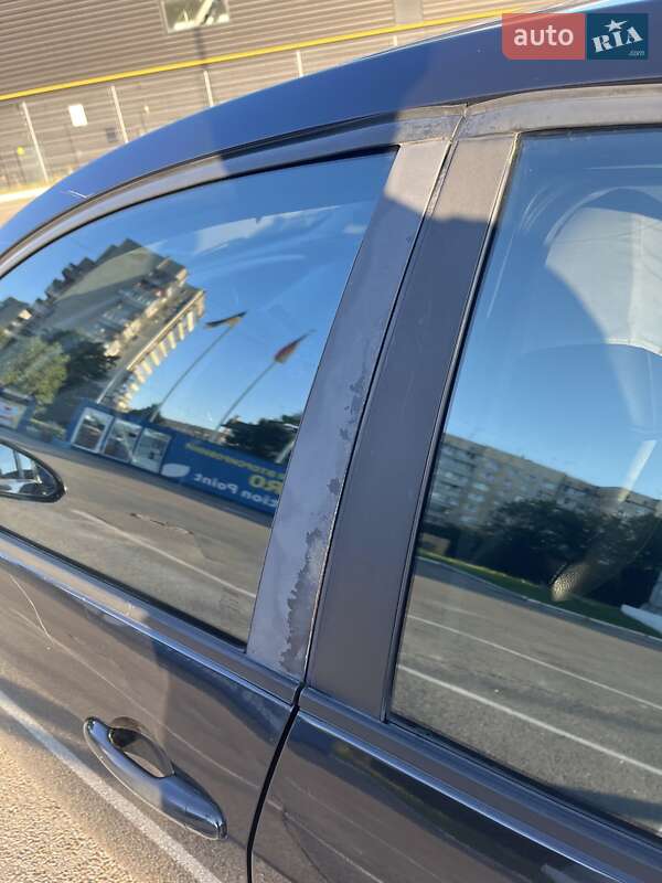 Седан Nissan Primera 2003 в Львові