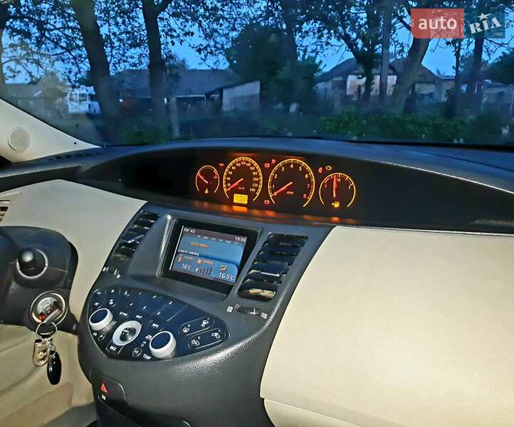 Седан Nissan Primera 2006 в Кельменцях