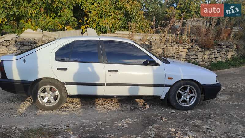 Хетчбек Nissan Primera 1993 в Піщанці