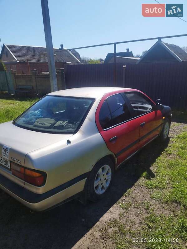 Седан Nissan Primera 1992 в Дніпрі