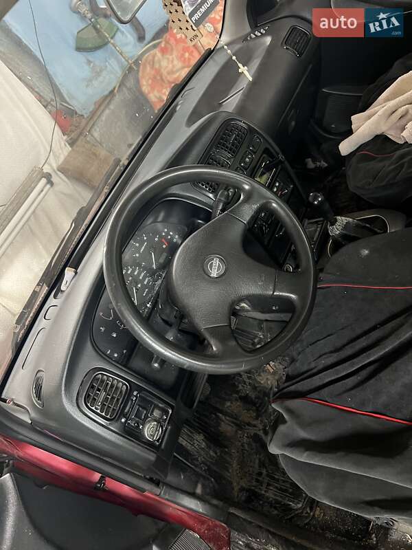 Универсал Nissan Primera 1992 в Зборове
