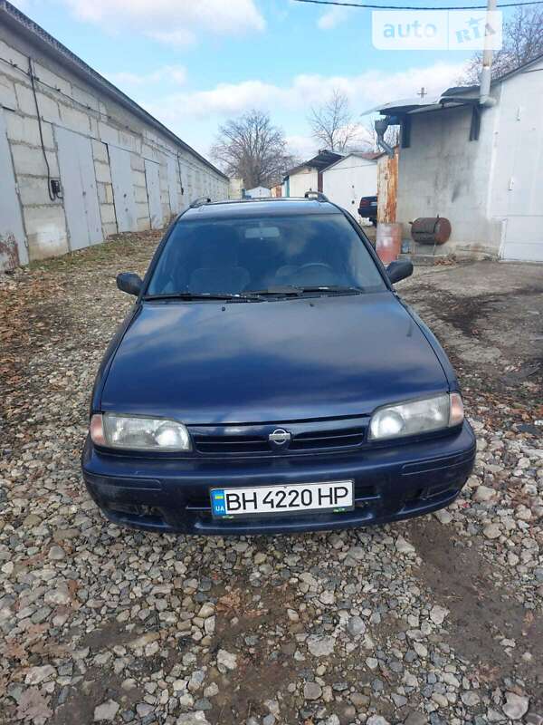 Nissan Primera 1992