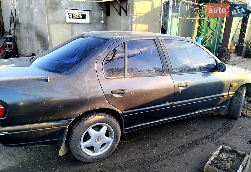 Седан Nissan Primera 1991 в Измаиле