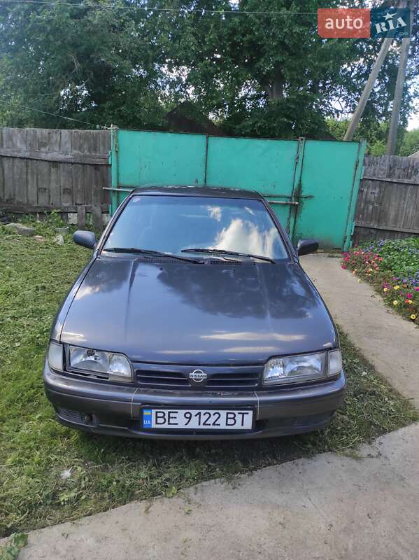 Хэтчбек Nissan Primera 1990 в Бурыни