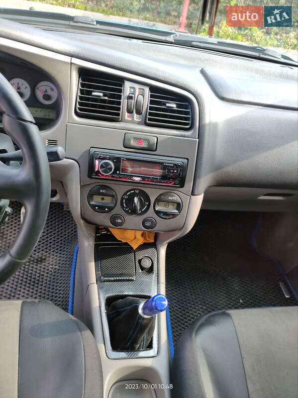 Седан Nissan Primera 2001 в Одессе