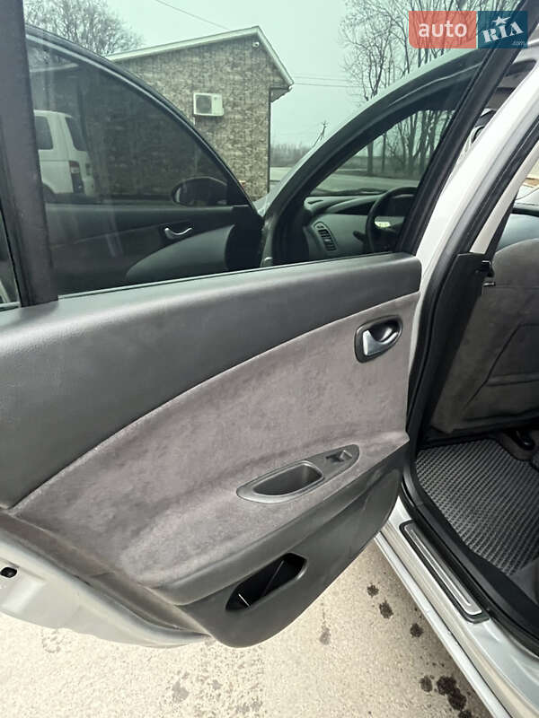 Седан Nissan Primera 2004 в Гайсину